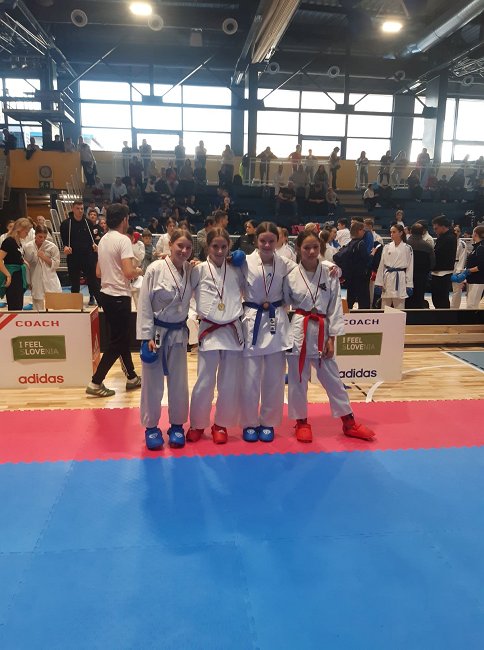 Tinia Pelicon kadetinje -47kg 1. mesto